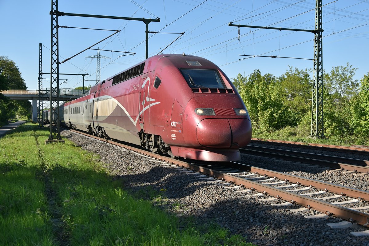 Als zweiter Thalys des Nachmittags kommt 4331 auch aus Duisburg über die Güterstrecke bei Lintorf durch gefahren auf seinem Weg nach Paris. 5.5.2018