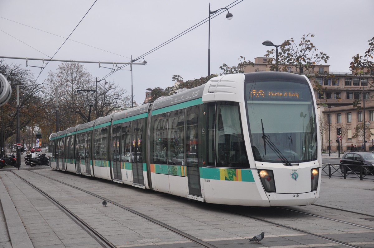 Alstom Citadis 402 der RATP auf Linie 3a aufgenommen 14.11.2015 am Haltestelle Porte de Vincennes 