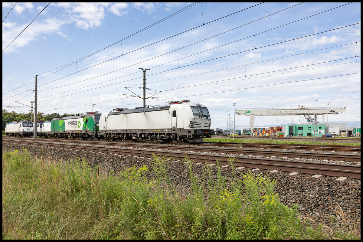 Alt und Jung warten in Kalsdorf am 2. August 2024 auf Ihre nächsten Züge.