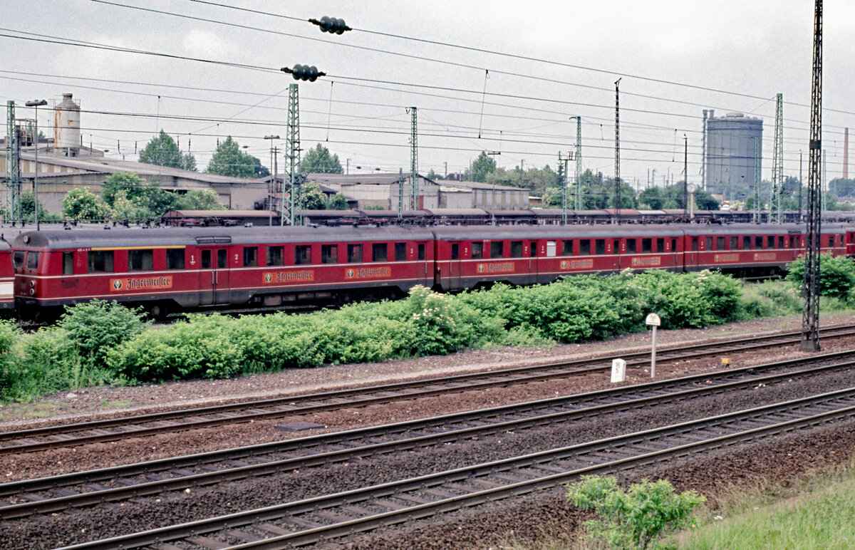 Altbau-ET 455 406 am 18.11.1984 im Vorfeld des Bw. Heidelberg.