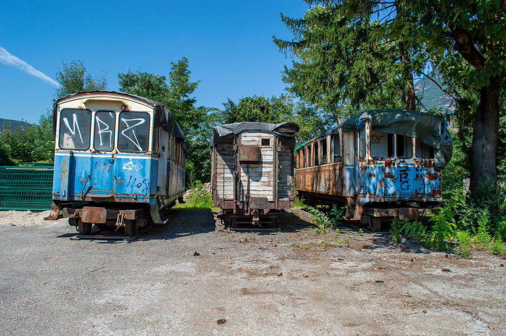 Alter Waggon der Fleimstalerbahn am Depot in Auer (AB109 + AB103)