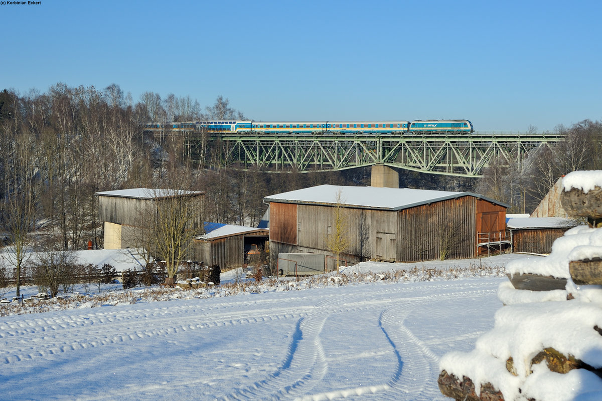 ALX84129 von Hof Hbf nach München Hbf beim Oberthölauer Viadukt kurz vor Marktredwitz, 22.01.2016