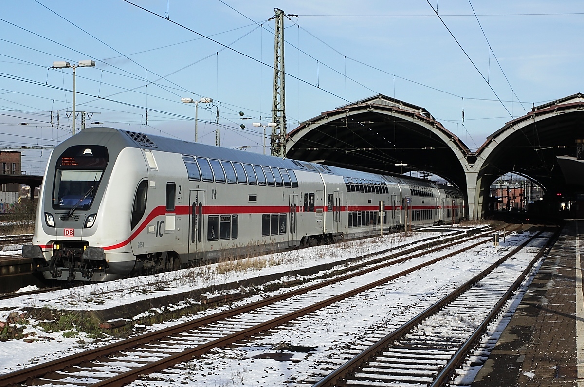 Am 01.02.2019 verlässt ein Doppelstock-IC den Hagener Hauptbahnhof