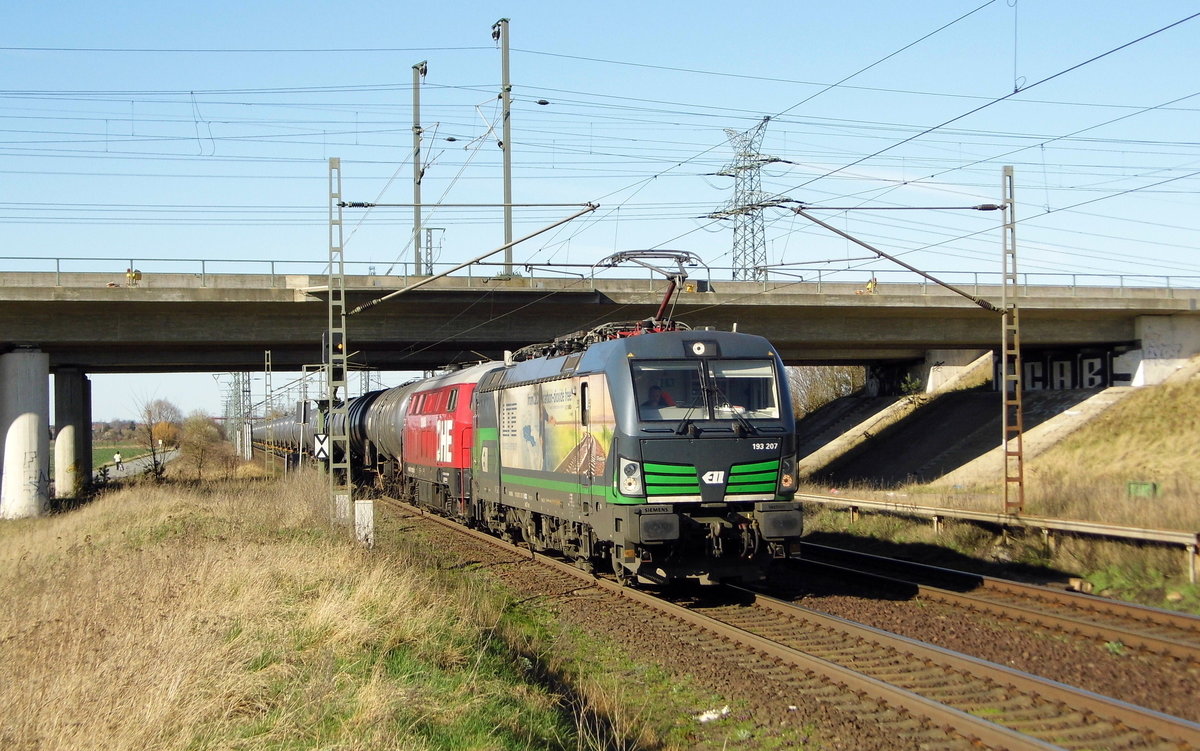 Am 01.04.2016 kamen die 200086 216 158-6 von der OHE Cargo und die 193 207-8 von der LTE Logistik (ELL) aus Richtung Stendal und fuhr nach Magdeburg .