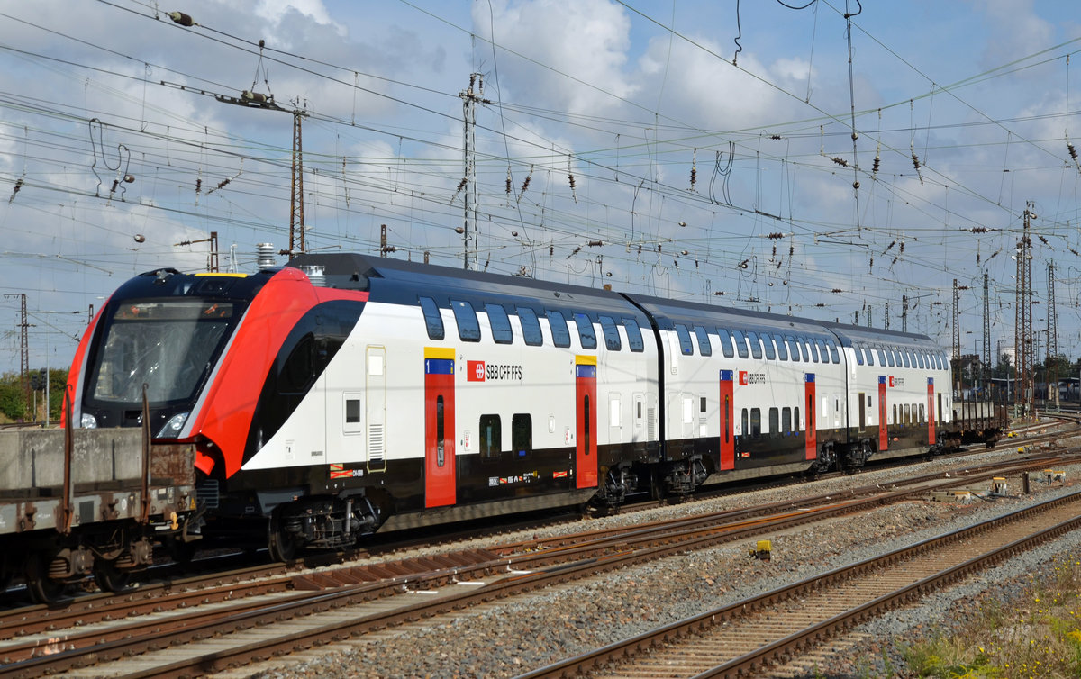 Am 01.09.18 führte Railadventure mit 103 222 diesen Teil eines SBB-Triebzuges  RABe 502 durch Großkorbetha Richtung Weißenfels.