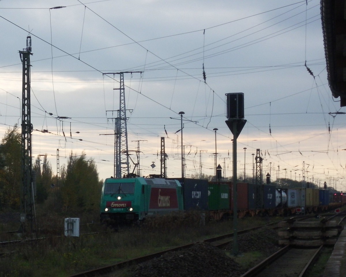 Am 01.11.2013 kam 185 612 mit einem Containerzug durch Stendal und weiter Richtung Magdeburg. 