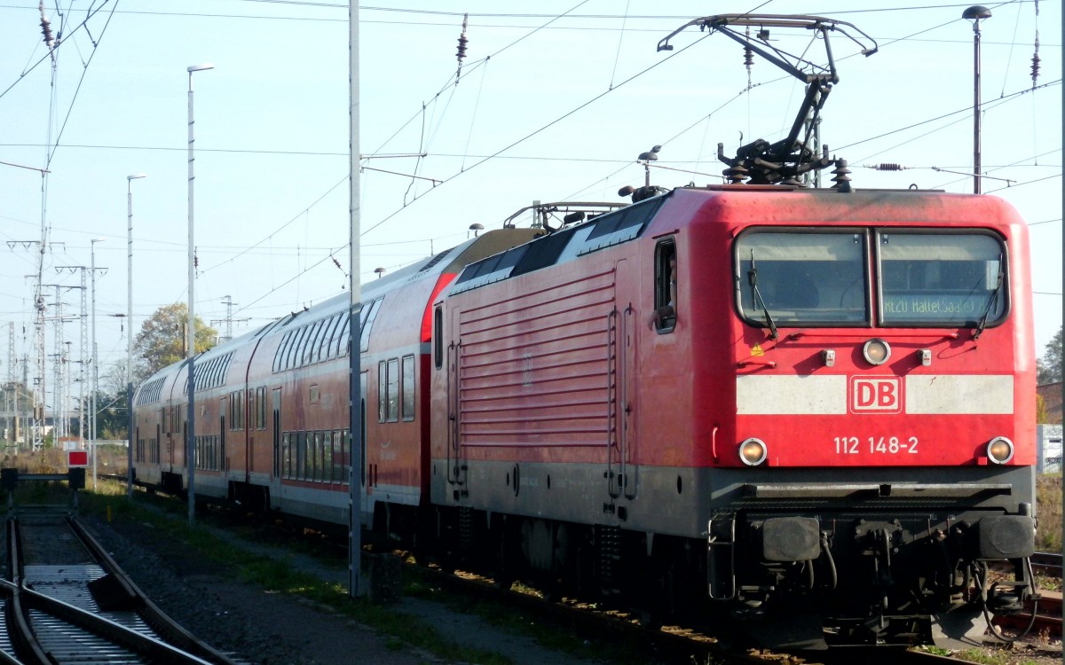 Am 01.11.2014 stand 112 148 mit ihrem RE 20 nach Halle/Saale in Stendal bereit.