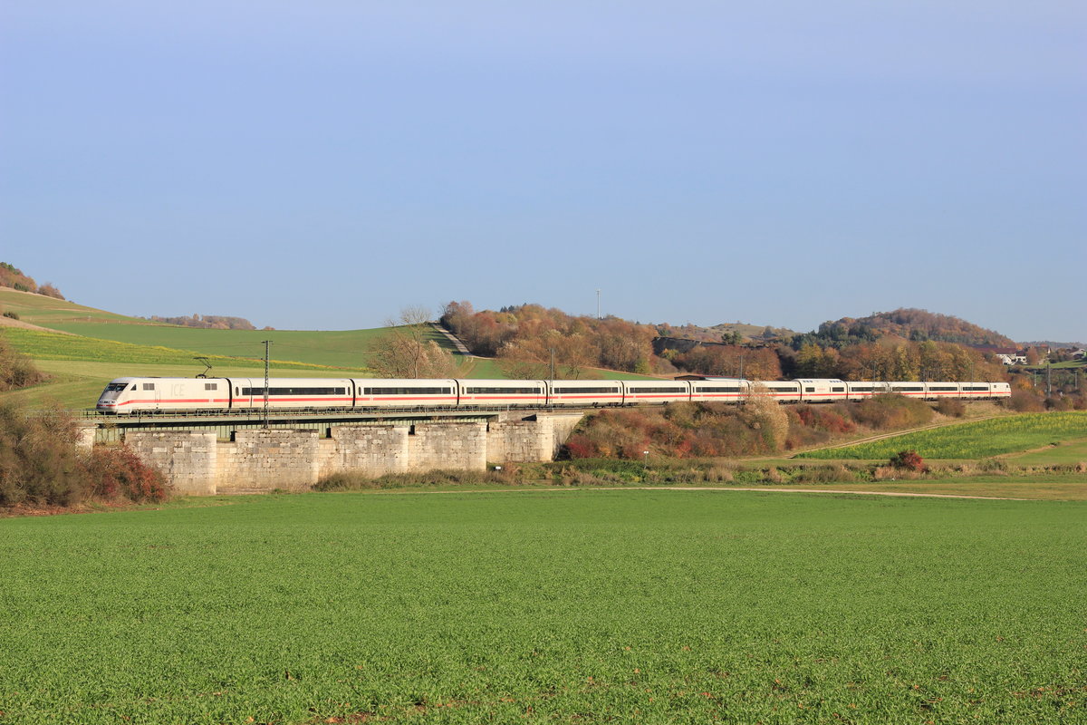 Am 01.11.2018 fährt ein unbekannter 401 eine der zahlreichen Wörnitzbrücken zwischen Hoppingen und Harburg. 
