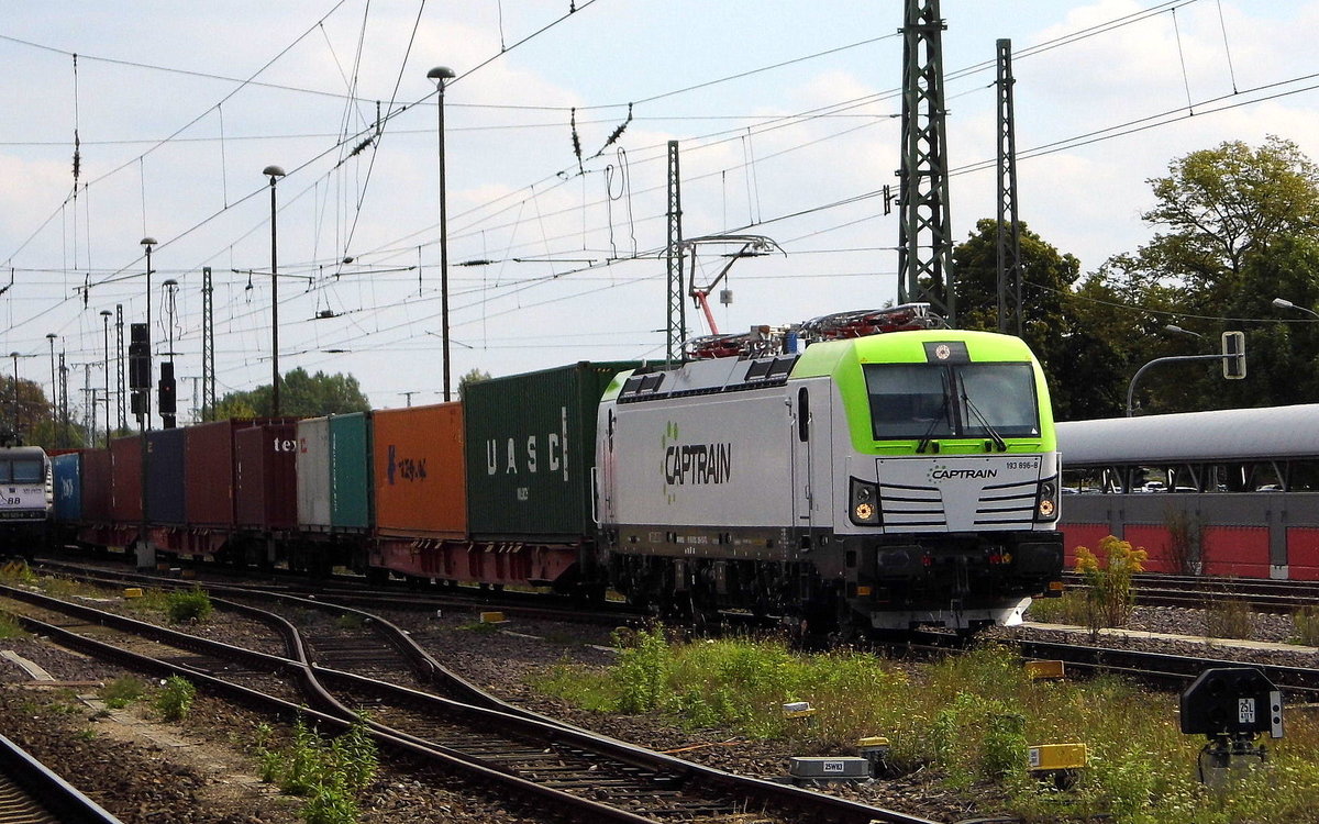 Am 02 .09.2016 kam die 193 896-8 von CAPTRAIN aus Richtung Magdeburg nach Stendal und fuhr weiter in Richtung Salzwedel .