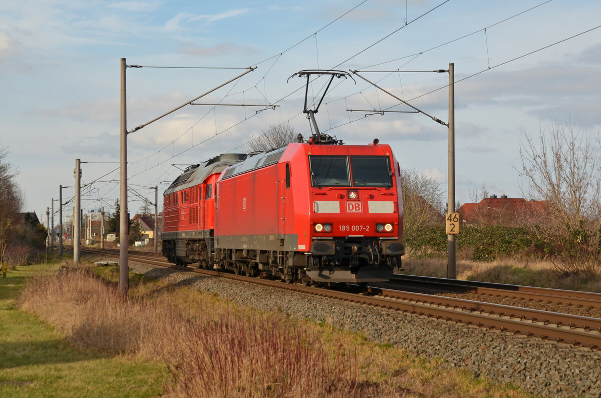 Am 02.02.25 schleppte 185 007 232 255 durch Greppin Richtung Bitterfeld.