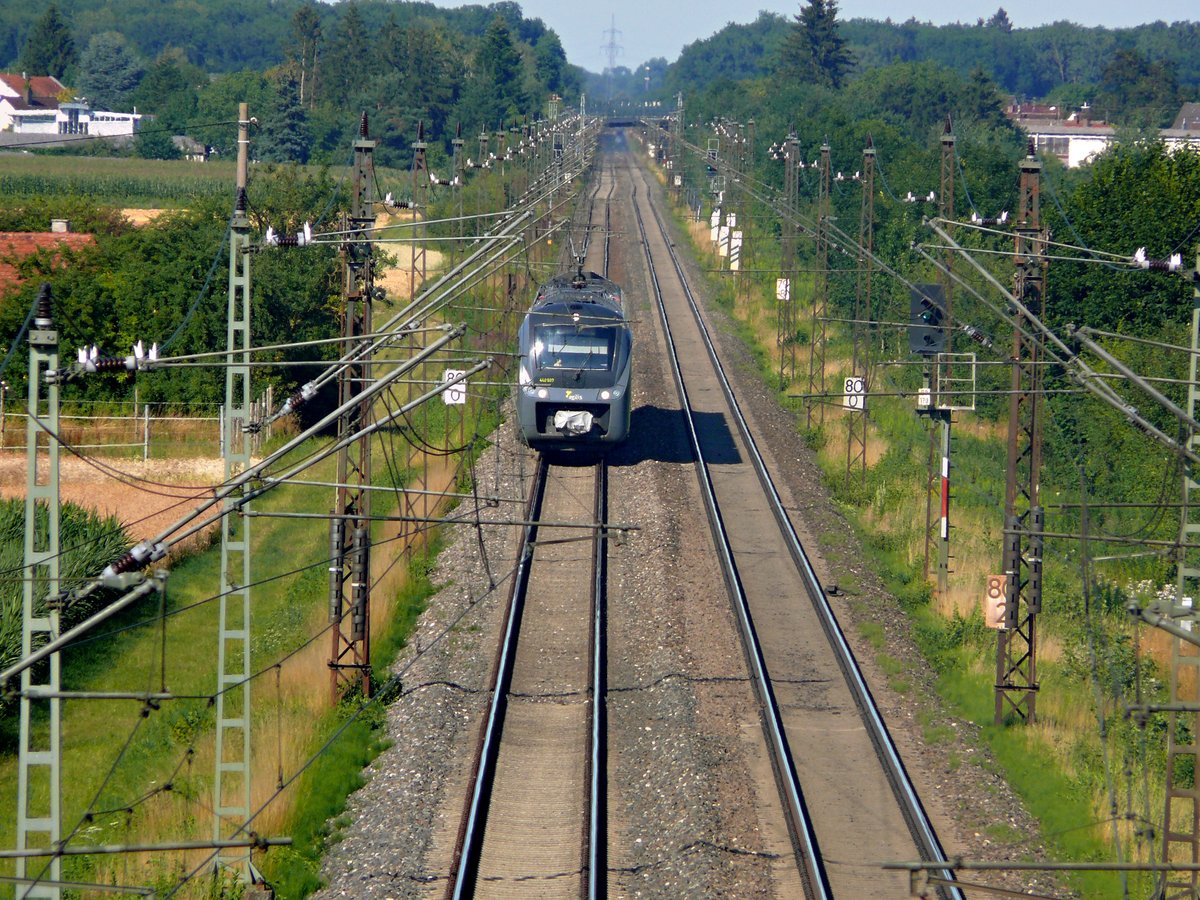 Am 02.07.2018, um 18:00 Uhr, fährt BR 440 607 als ag 84266 von Ingolstadt Hbf nach Ulm Hbf. Aufgenommen in Pfuhl, kurz vor Ulm