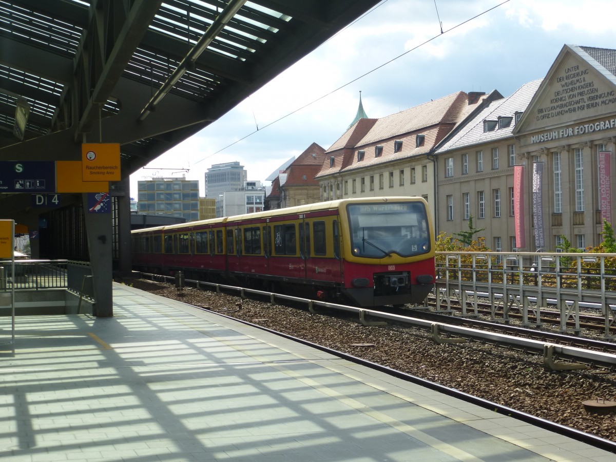 Am 02.09.2014 fuhr die S75 aus der Station Berlin Zoologischer Garten aus.