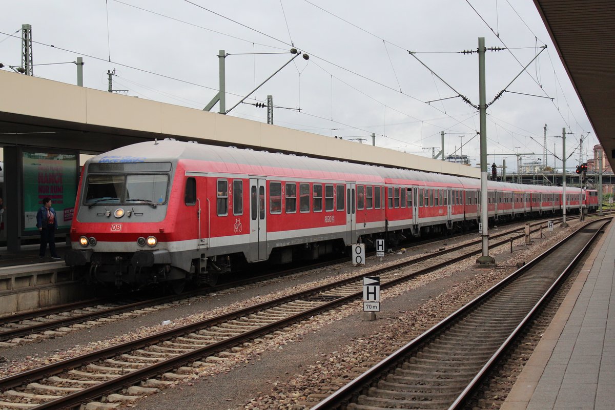 Am 02.10.2017 erreicht RE4569 aus Frankfurt den Hauptbahnhof von Mannheim.