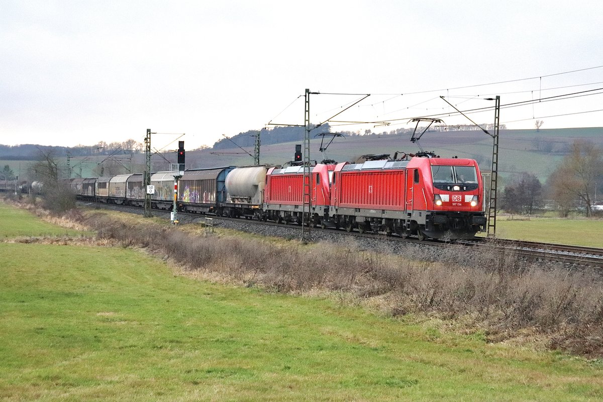 Am 03.01.20 zogen 187 154 und 187 122 ihren Güterzug in Richtung Kassel