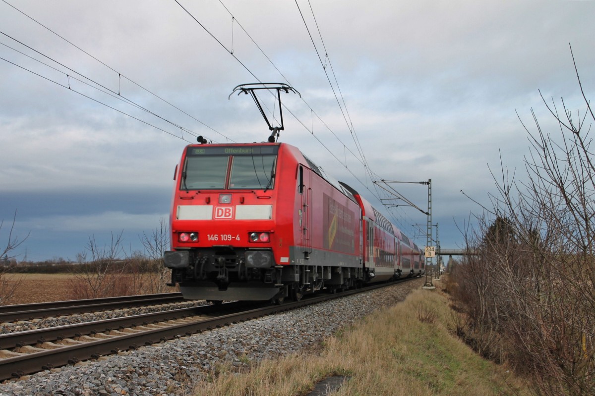 Am 03.01.2014 schob die Freiburger 146 109-4  Baden-Württemberg erfahren  den RE 26510 (Basel Bad Bf - Offenburg) am Winzerörtchen Hügelheim ihrem nächstem Zwischenhalt in Heitersheim entgegen.