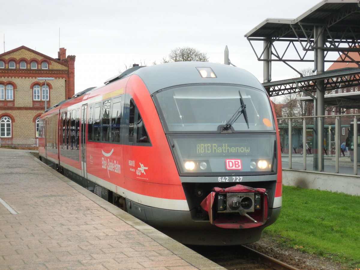 Am 03.01.2014 stand 642 227/727 in Stendal zur Abfahrt nach Rathenow bereit.