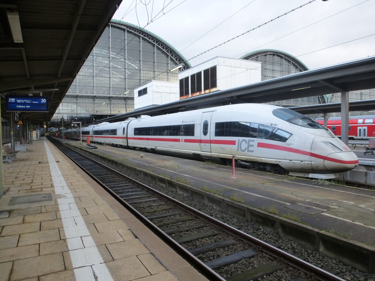 Am 03.01.2015 stand ein ICE im Hauptbahnhof von Frankfurt am Main.