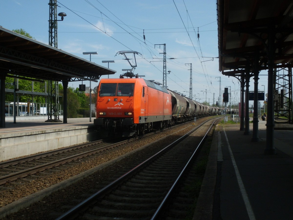 Am 03.05.2015 kam 145 CL 001 mit ihrem Kohlenstaubzug aus Richtung Berlin nach Stendal und fuhr weiter nach Hannover.