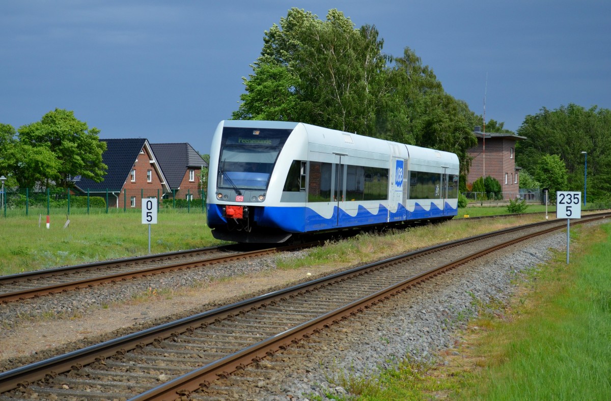 Am 03.06.2015 hatte UBB 24126 (WZ - WPD) bei der Ausfahrt aus dem Bahnhof Zinnowitz bereits 500 m seiner Strecke zurückgelegt als er bildlich festgehalten werden konnte.