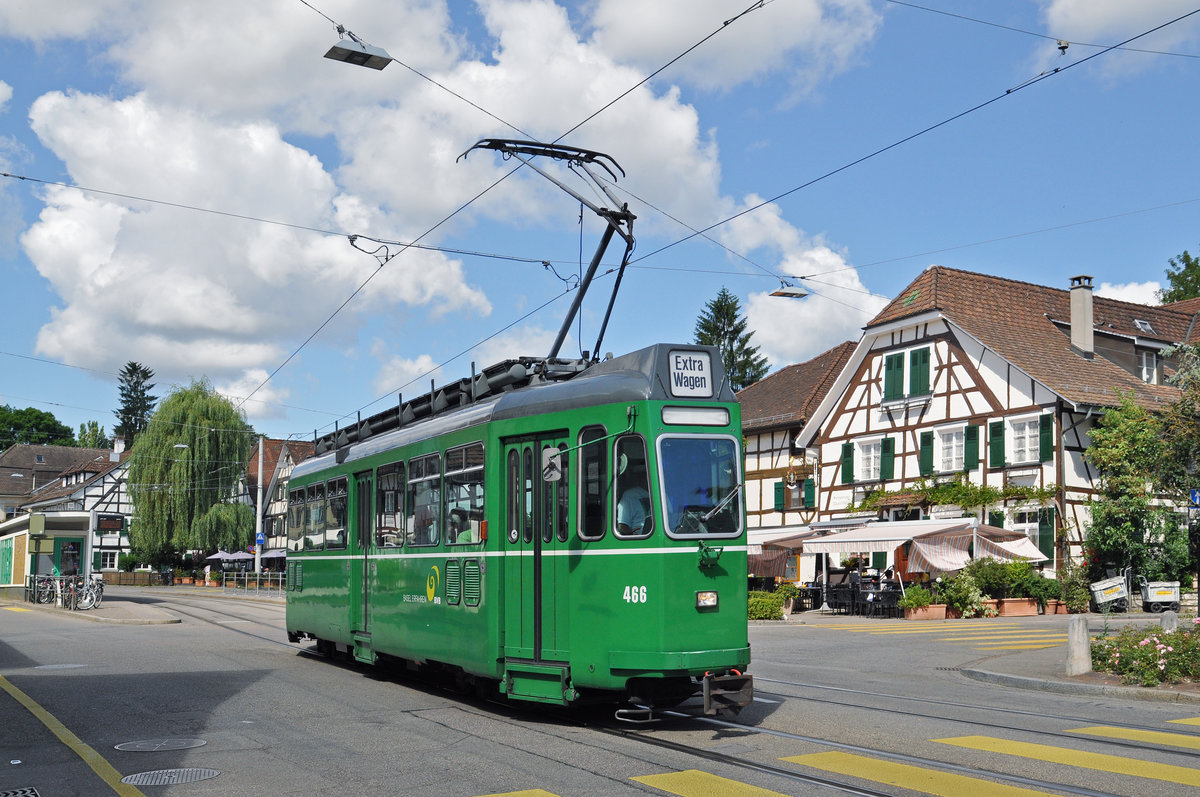Am 03.07.2016 fand eine große Extrafahrt mit dem Be 4/4 466 statt. Der Be 4/4 466 war das erste Fahrzeug dieser Serie, das auf Sibassteuerung umgebaut wurde. Die Fahrt führte vom Depot Dreispitz nach Allschwil, dann aufs Bruderholz, dann via Peter Merian zum Bahnhof SBB nach Birsfelden Hard, wo es ein Mittagessen gab. Nach dem Essen führte die Fahrt nach Pratteln dann zurück in die Stadt und über die Wettsteinbrücke zum Claraplatz, anschließend wieder zurück zum Depot Dreispitz. Hier wendet der Wagen in der Schlaufe bei Allschwil.