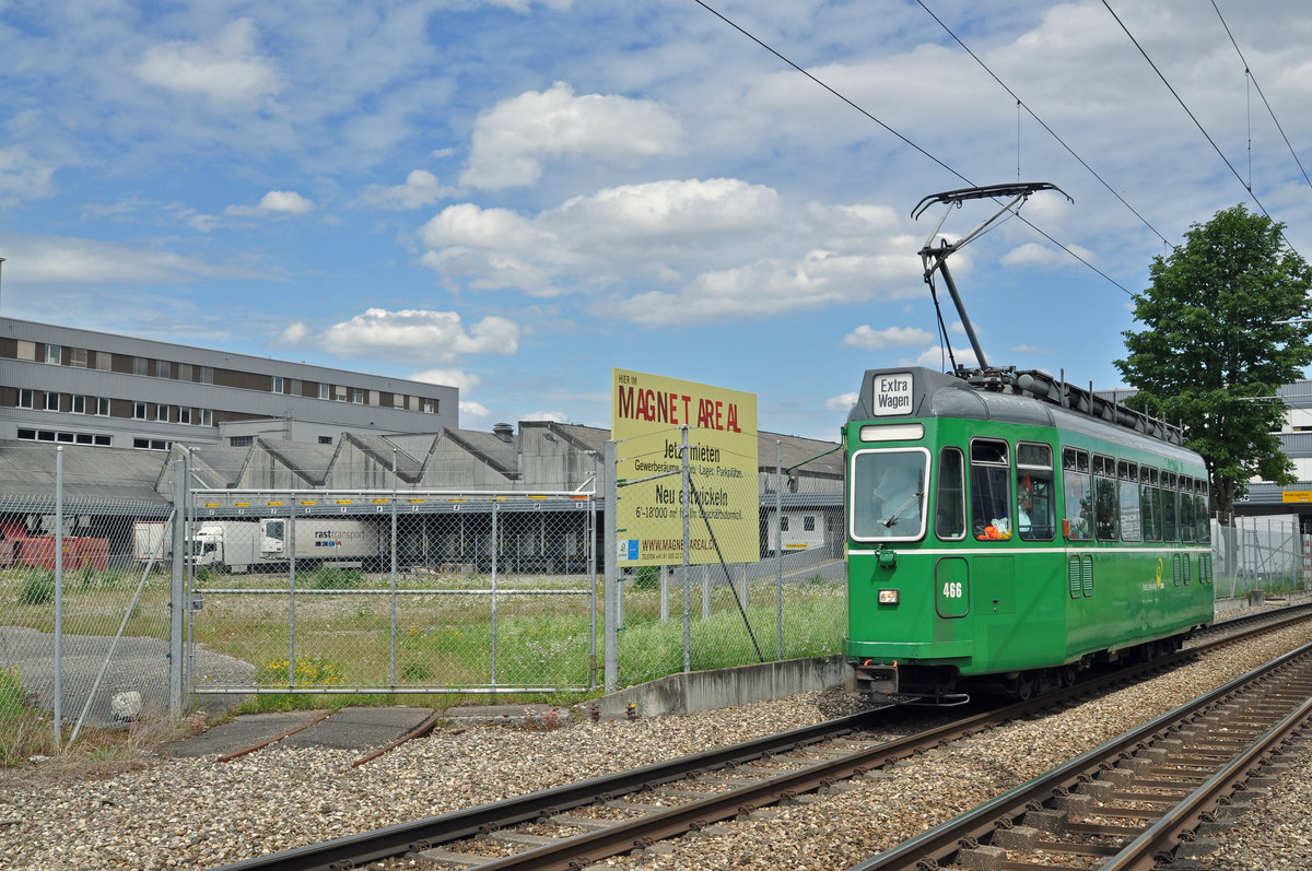 Am 03.07.2016 fand eine große Extrafahrt mit dem Be 4/4 466 statt. Der Be 4/4 466 war das erste Fahrzeug dieser Serie, das auf Sibassteuerung umgebaut wurde. Die Fahrt führte vom Depot Dreispitz nach Allschwil, dann aufs Bruderholz, dann via Peter Merian zum Bahnhof SBB nach Birsfelden Hard, wo es ein Mittagessen gab. Nach dem Essen führte die Fahrt nach Pratteln dann zurück in die Stadt und über die Wettsteinbrücke zum Claraplatz, anschließend wieder zurück zum Depot Dreispitz. Durch dieses Tor verließ der Be 4/4 466 kurz vor Weihnachten 1967 das Werk der Firma Schindler Wagon Pratteln und wurde am 22.12.1967 in Betrieb genommen.