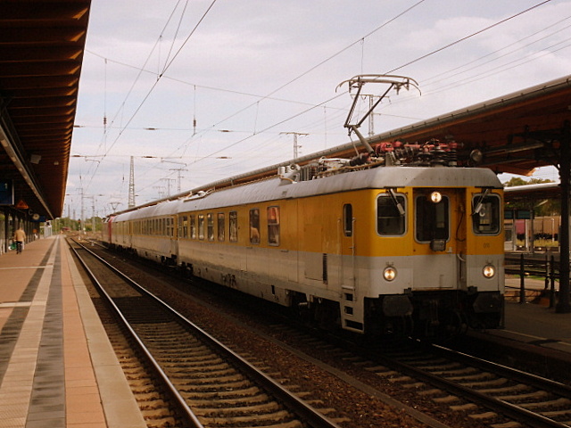Am 03.10.2012 war 120 501 mit einem Messzug in Stendal zu Gast.