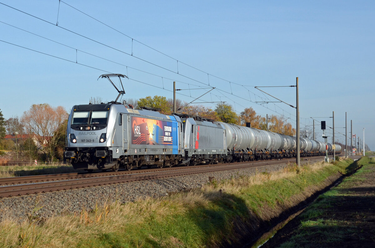 Am 03.11.24 führte 187 343 der Railpool für ihren Miter HSL einen Kesselwagenzug durch Braschwitz Richtung Halle(S). Als Wagenlok lief 186 366 der akiem mit.