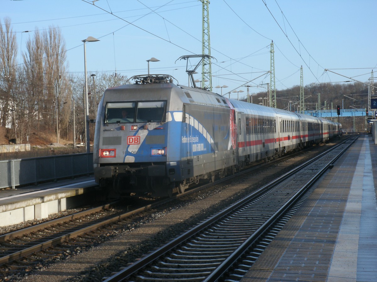 Am 03.Januar kam die Bupo 101 060 mit dem IC 2212 Binz-Stuttgart schon zum zweiten Mal 2014 in Bergen/Rügen an.Einen Tag zuvor war die Lok mit dem IC 2213 aus Koblenz zum ersten Mal 2014 in Bergen/Rügen.