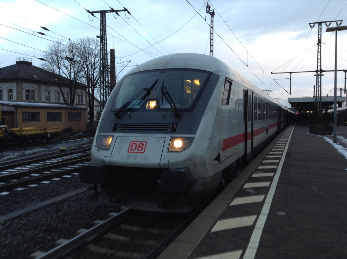 Am 04.01.15 kam in Fulda der IC 2251 (Wiesbaden - Leipzig) mit einem Bpmbdzf 296.1 vorbei.