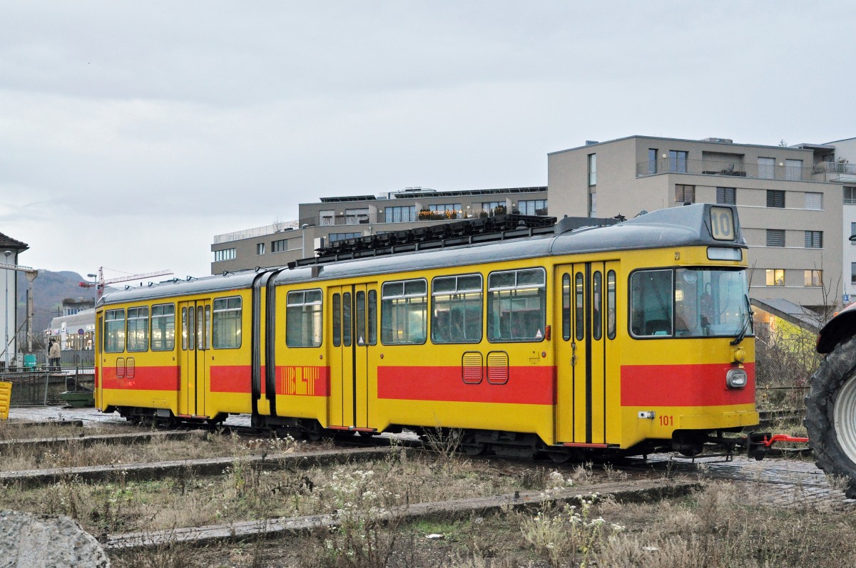 Am 04.01.2016 begann der Verlad der Be 4/6 101-115 der BLT auf dem ehemaligen Gelände der Bauwerkstatt. Als vierten Wagen wird der Be 4/6 101 am 05.01.2016 verladen. Die Reise mit der Eisenbahn bringt die Wagen nach Belgrad, wo sie eine neue Heimat finden.