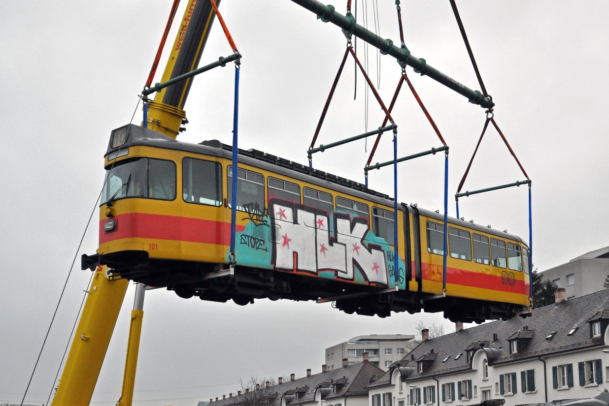 Am 04.01.2016 begann der Verlad der Be 4/6 101-115 der BLT auf dem ehemaligen Gelände der Bauwerkstatt. Als vierten Wagen wird der Be 4/6 101 am 05.01.2016 verladen. Die Reise mit der Eisenbahn bringt die Wagen nach Belgrad, wo sie eine neue Heimat finden.