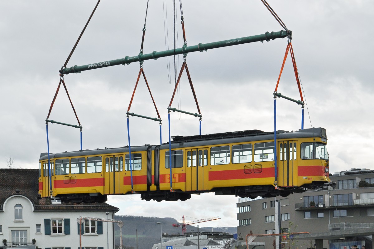 Am 04.01.2016 begann der Verlad der Be 4/6 101-115 der BLT auf dem ehemaligen Gelände der Bauwerkstatt. Der Be 4/6 108 wird am 05.01.2016 verladen. Die Reise mit der Eisenbahn bringt die Wagen nach Belgrad, wo sie eine neue Heimat finden.