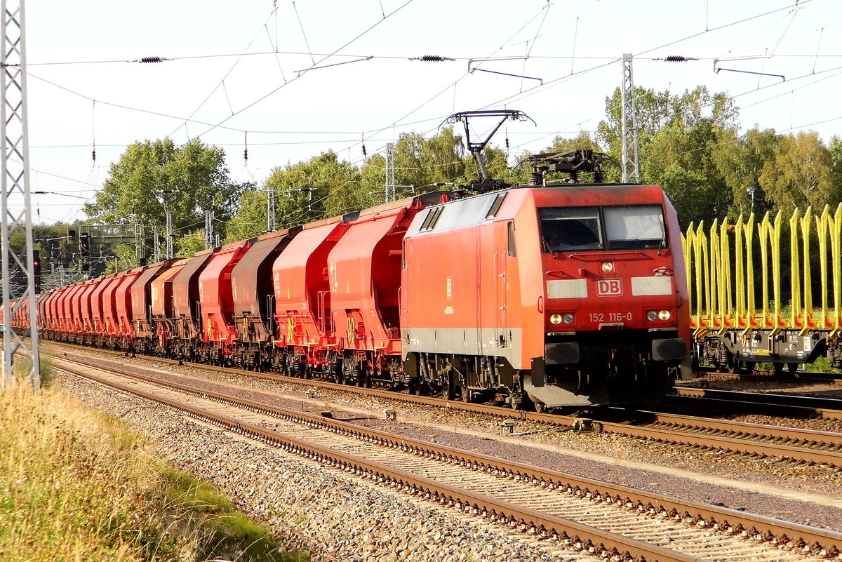 Am 04.09.2018 kam die 152 116-0 von DB Cargo Deutschland AG, aus Richtung Wittenberge nach Borstel und fuhr weiter nach Stendal . 
