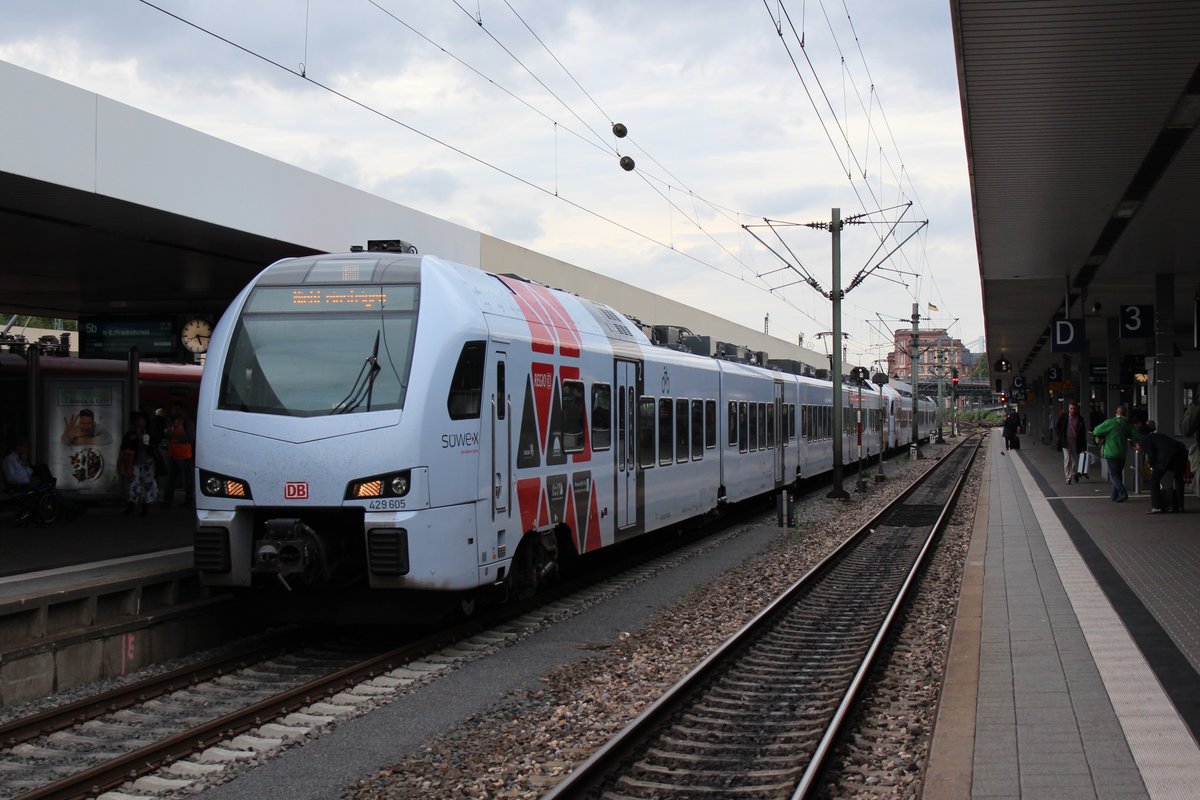 Am 04.10.2017 erreicht ein Süwex aus Koblenz seinen Endbahnhof Mannheim.