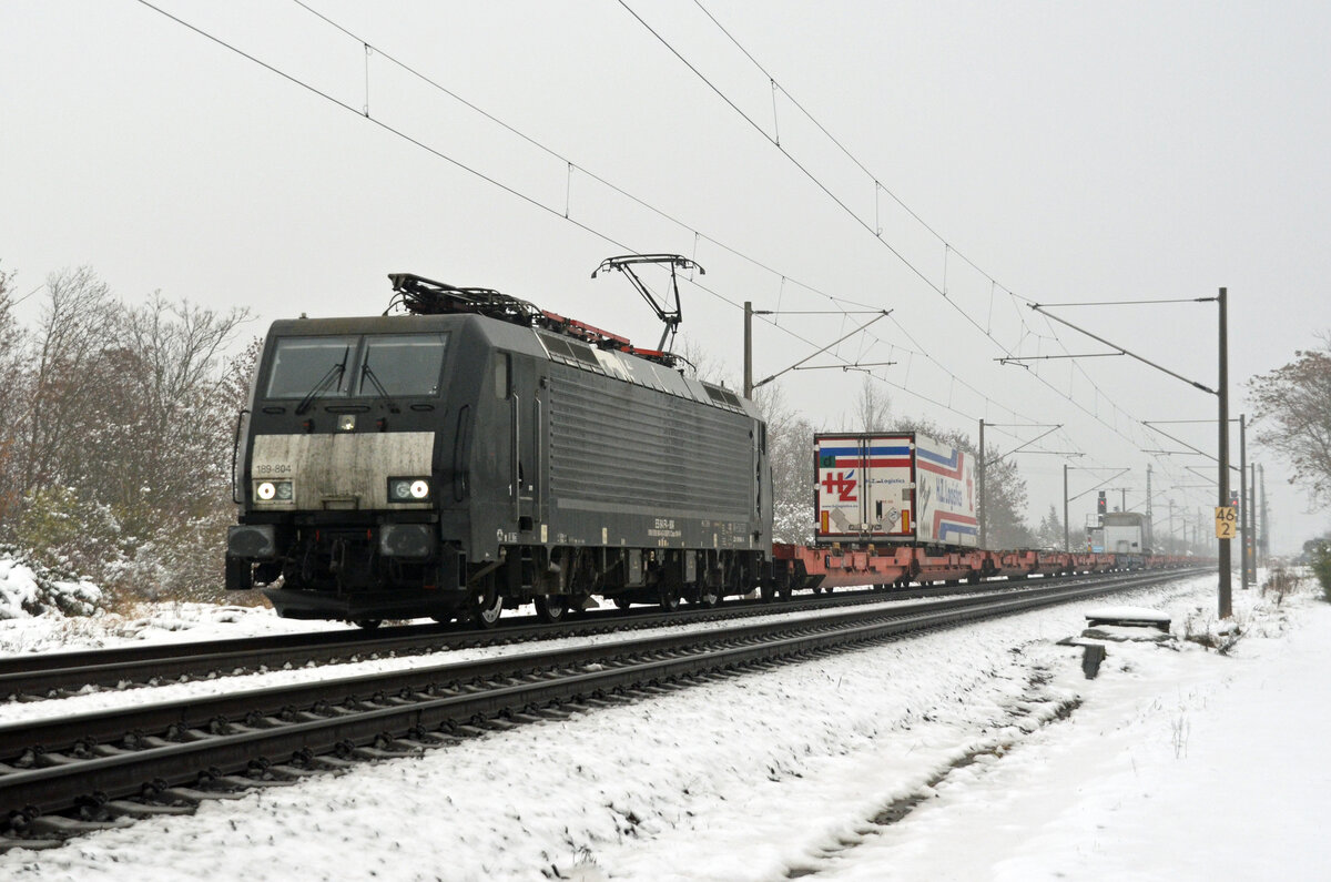 Am 04.12.22 schleppte 189 804 der MRCE einen schlecht ausgelasteten KLV-Zug durch Greppin Richtung Dessau. 
