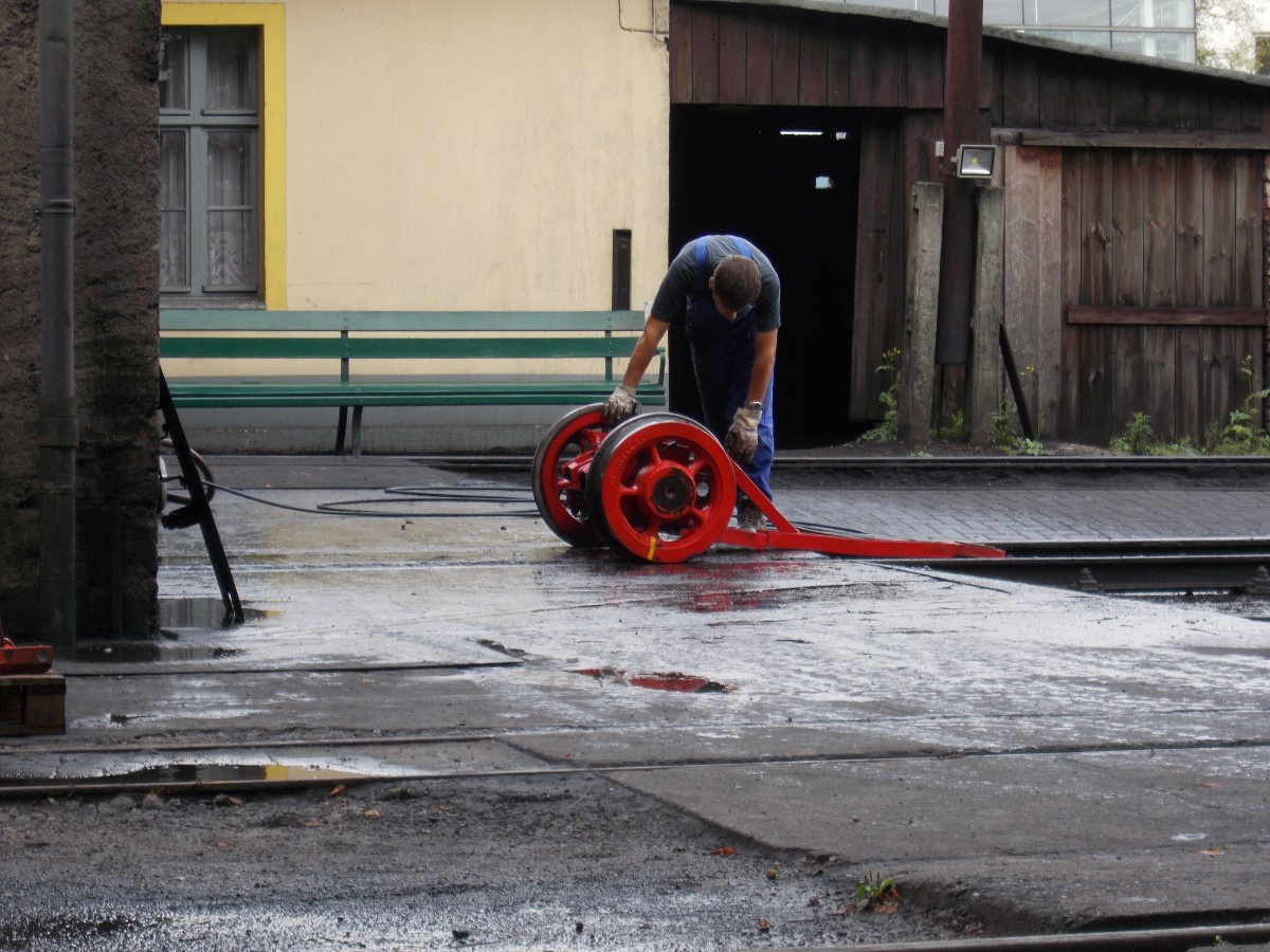 Am 04.August 2014 wurde ein Radsatz bei der Pflege in Putbus von mir fotografiert.
