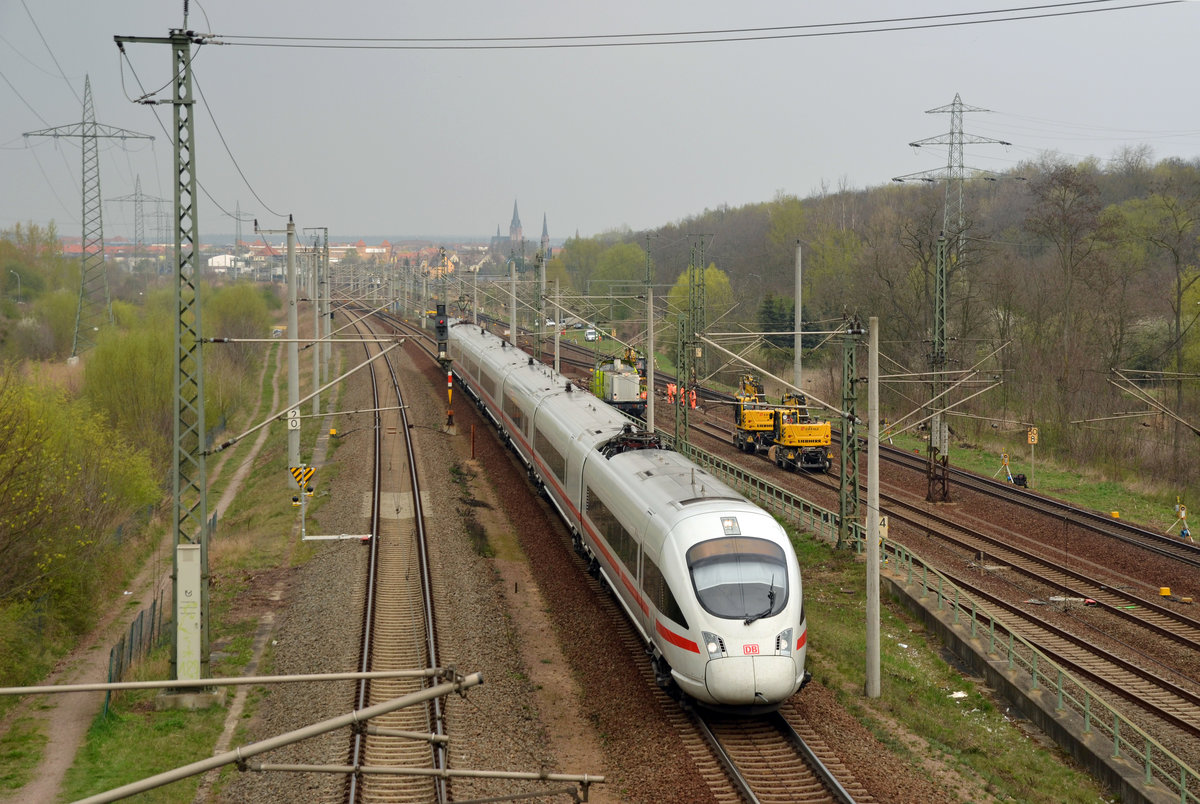 Am 05.04.17 passiert dieser ICE-T der BR 411 die Baustelle bei Holzweißig. Er war unterwegs als ICE 1511 von Berlin nach München.