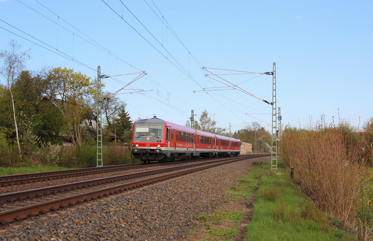 Am 05.05.16 fuhren 628 585 und 628 434 von Mühldorf nach Chemnitz. In Syrau konnte ich die Triebwagen ablichten. 