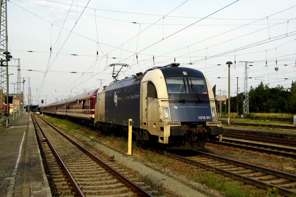 Am 05.07.2015 stand die 1216 951  von der Wiener Lokalbahnen Cargo in Stendal .  