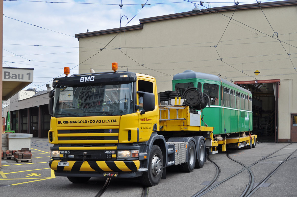Am 05.07.2016 geht der B 1441 auf die letzte Reise. Da dieser Anhänger mit Asbest behandelt wurde, wird er nach Stein gefahren, wo das Asbest entsorgt wird. Hier verlässt der B 1441 die Hauptwerkstatt.