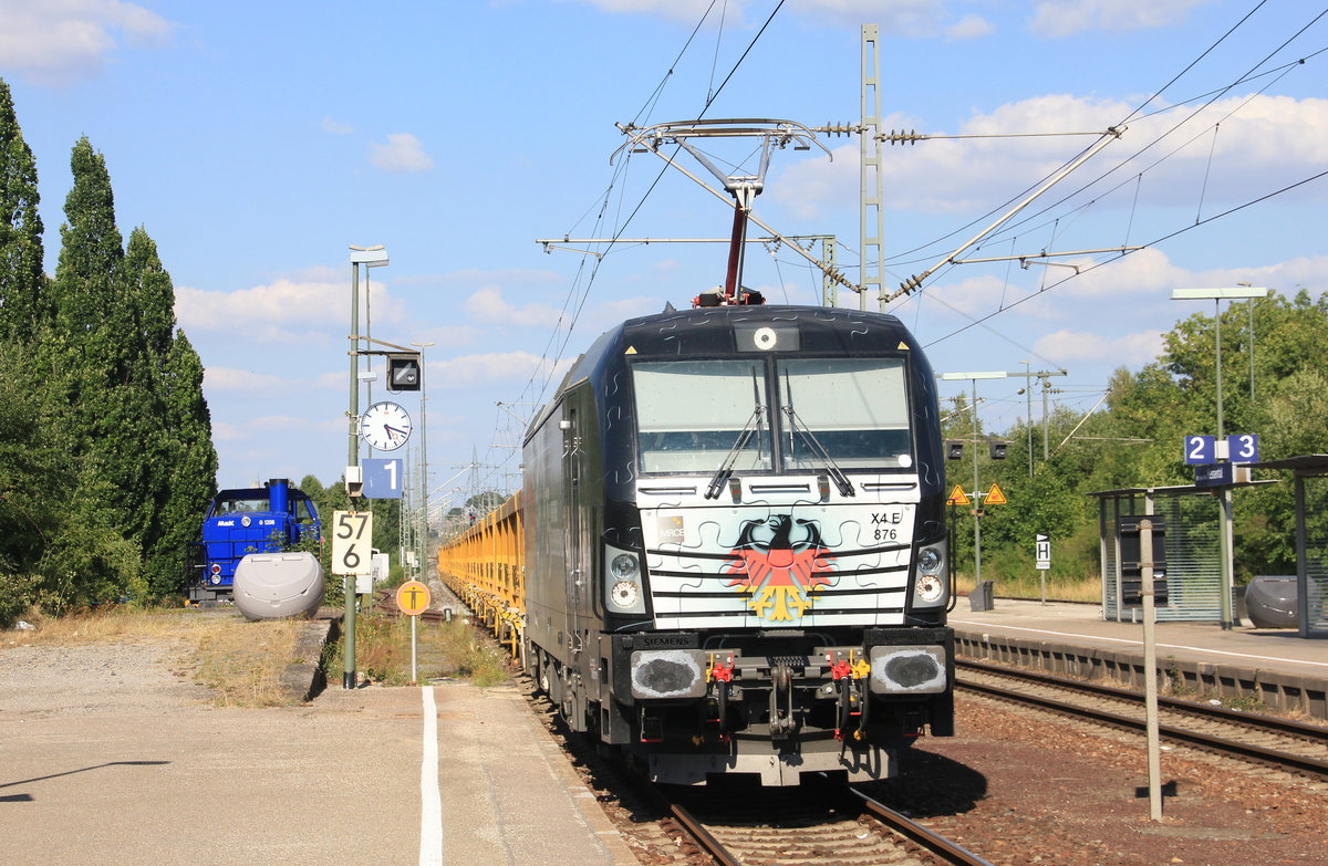 Am 05.08.2015 verlässt 193 876  Deutsche Einheit  mit leerem Aushubzug nach Stuttgart den Bahnhof Schwäbisch Hall-Hessental. 