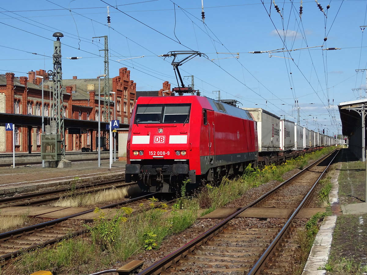 Am 05.08.2018 kam 152 008 mit einem KLV DB Schenkerzug aus Richtung Magdeburg nach Stendal und fuhr weiter in Richtung Wittenberge.