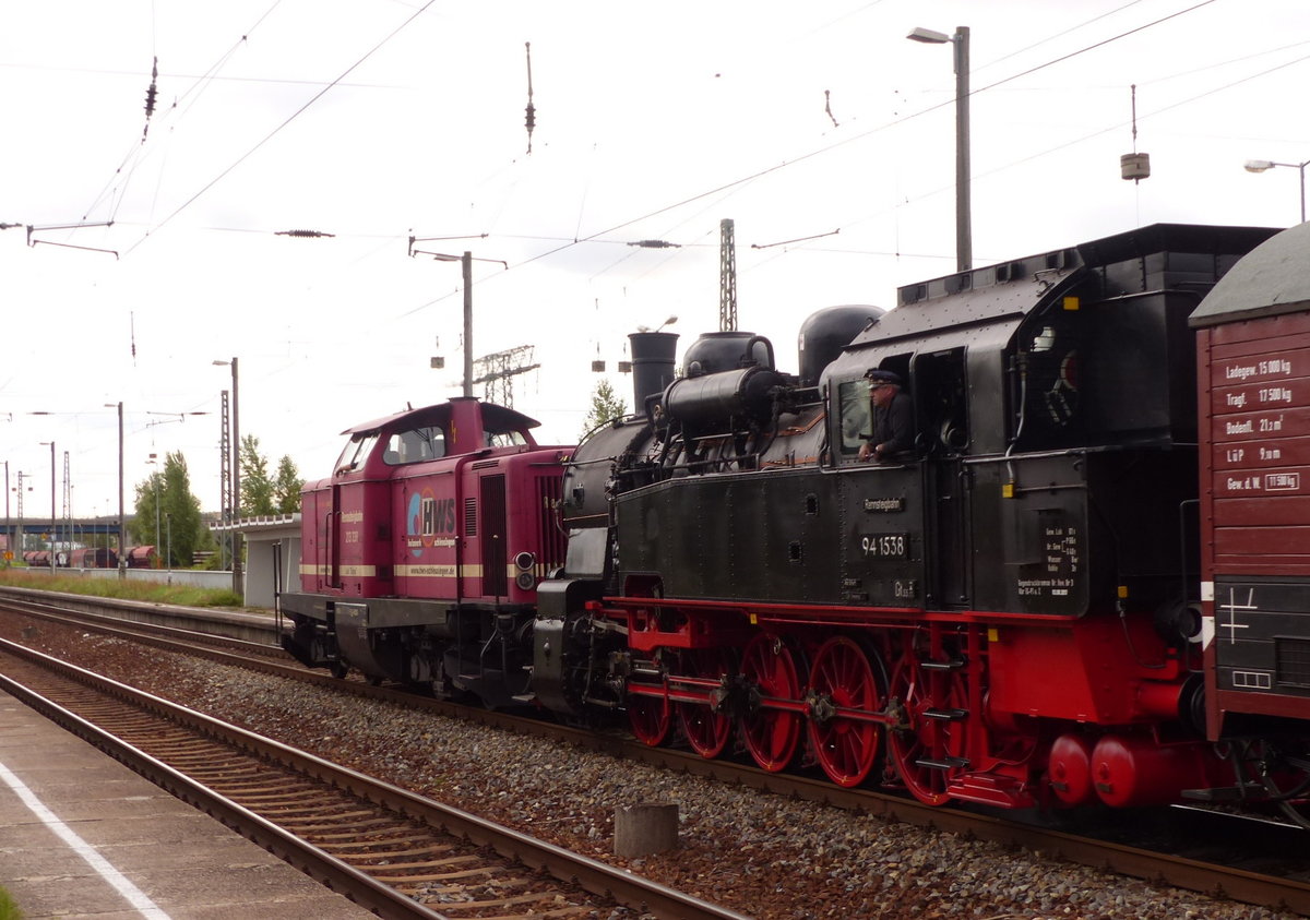 Am 05.09.2017 wurde endlich die Rennsteigbahn 94 1538 von der 213 339 aus Klostermansfeld geholt und erstmal zur Erfurter Bahn nach Erfurt überführt. Als DGS 95512 hier zu sehen in Erfurt Ost.