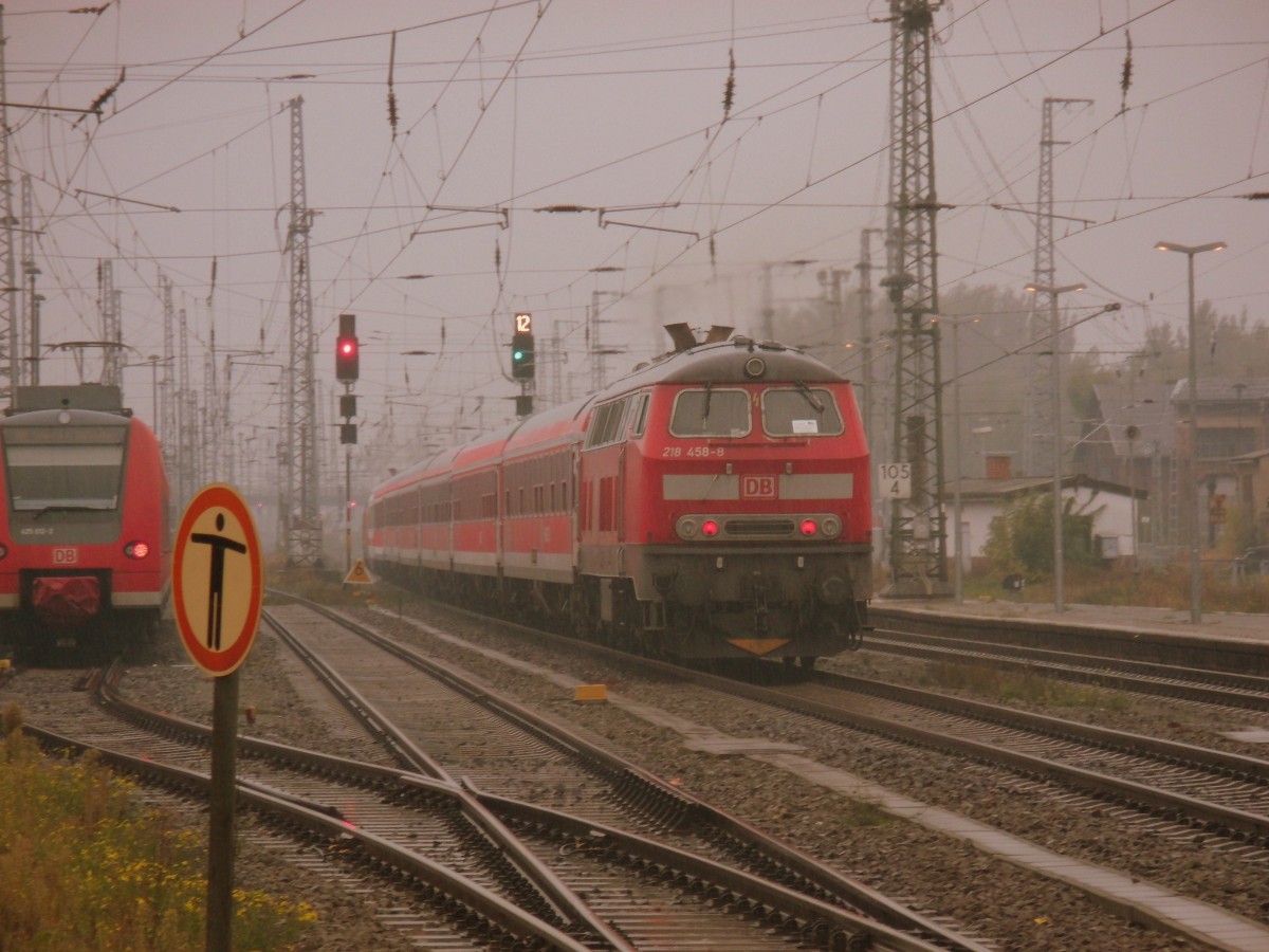 Am 05.10.2013 kamen 218 453 und 218 458 mit dem Stammstrecken-Shuttle IC 18649 von Berlin nach Hannover ber Stendal.