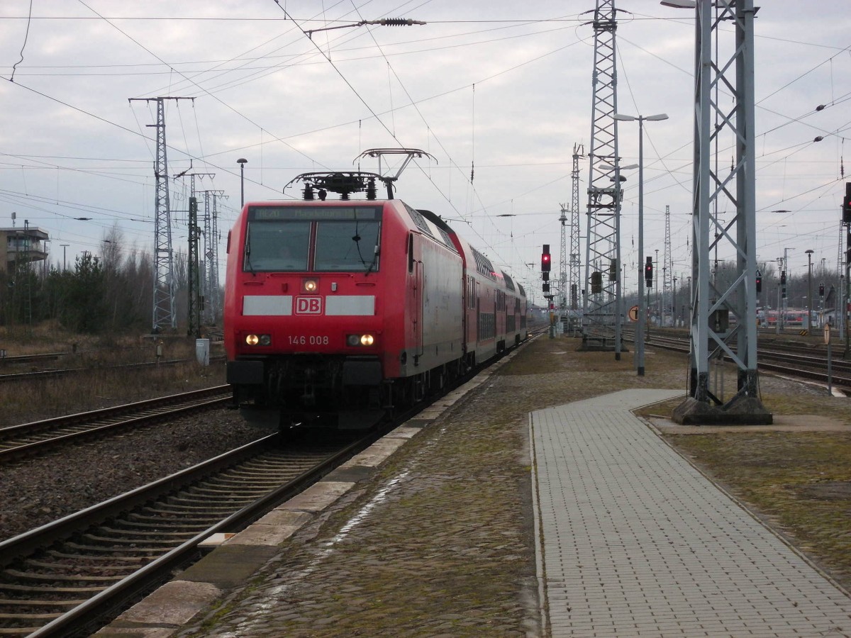 Am 06.03.2016 war 146 008 mit ihrem RE 20 aus Uelzen (heute nur aus Brunau Packebusch)nach Magdeburg unterwegs.