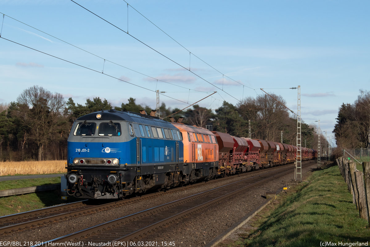 Am 06.03.2021 passierte 218 201, welche von EGP an BBL verliehen war, mit einem Schotterzug Hamm-Neustadt in Richtung Bergkamen.