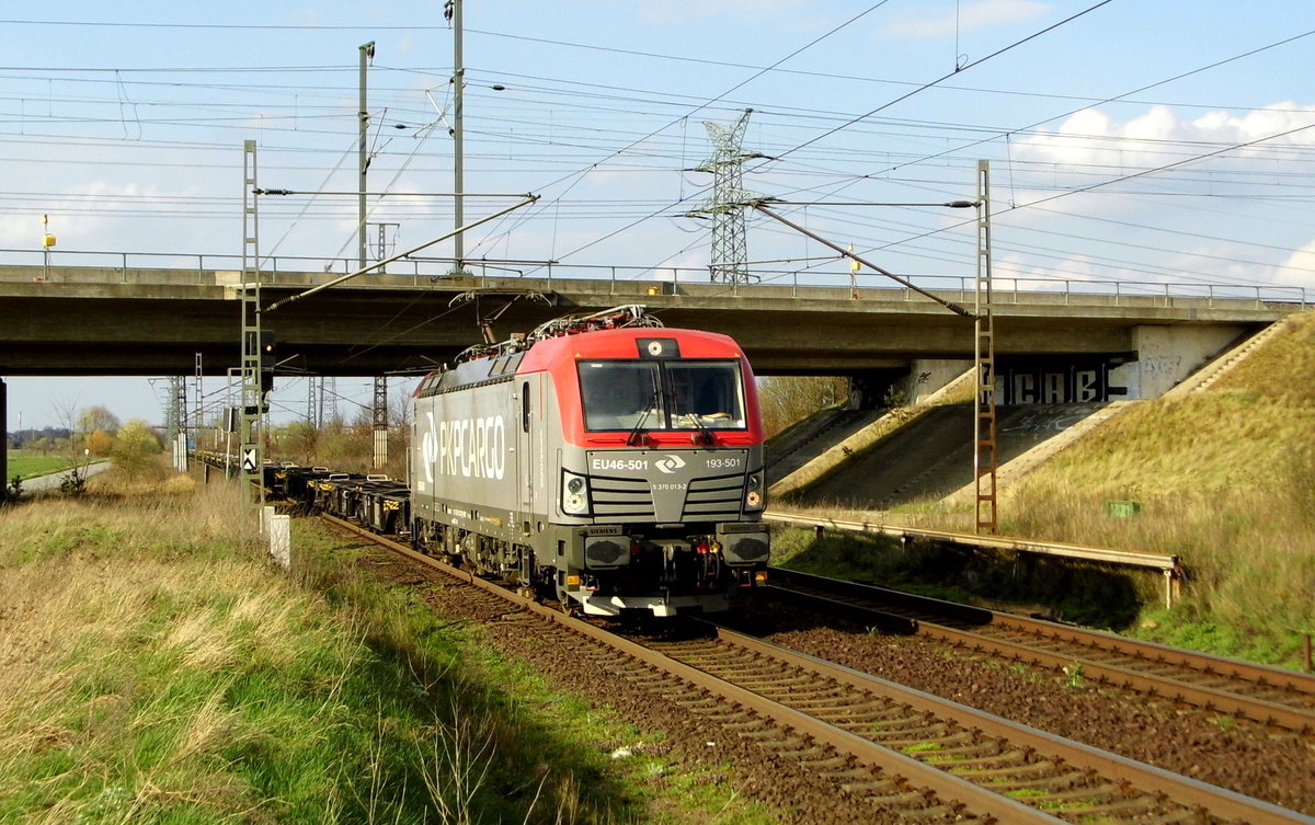Am 06.04.2016 kam die EU46-501 ( 5370 013-2) von der PKP Cargo aus Richtung Stendal und fuhr nach Magdeburg .