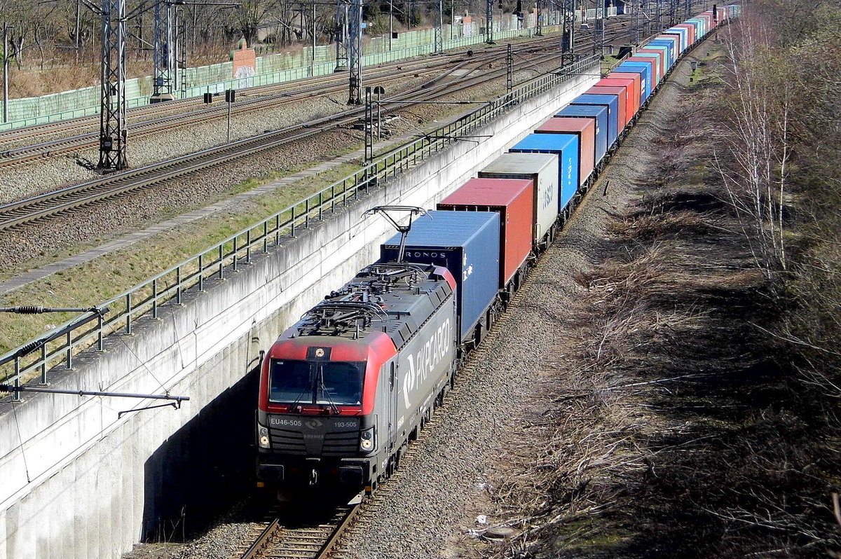 Am 06.04.2018 fuhr die EU46-505 (5370 017-3) von der PKP Cargo von Stendal in Richtung Braunschweig .
