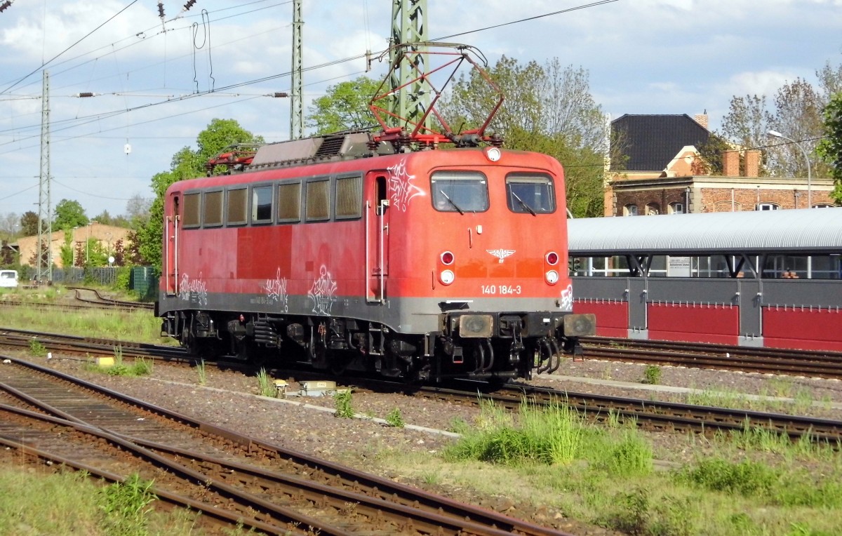 Am 06.05.2015 Rangierfahrt von der 140 184-3 von der ELV in Stendal .