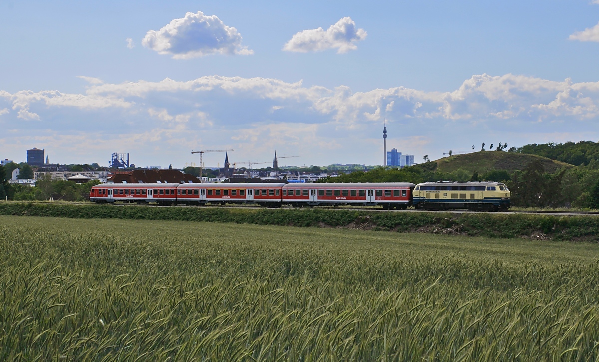 Am 06.06.2020 war die Westfrankenbahn-Conny 218 460-4 mal wieder als Ersatzzug zwischen Dortmund und Schwerte unterwegs, hier fährt sie bei Dortmund-Hoerde in Richtung Dortmund-Aplerbeck Süd